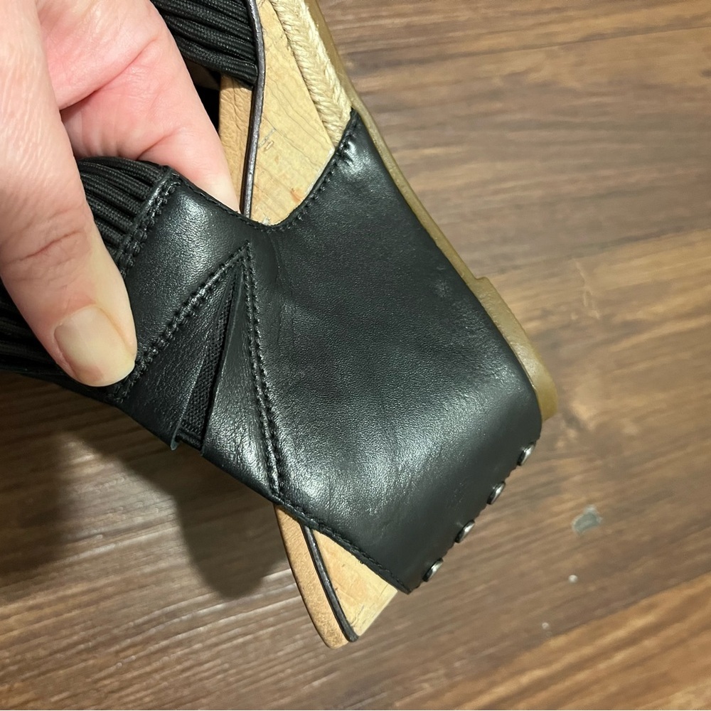 UGG Wedge Sandals Australian Hilarie Black
Leather and Elastic straps - 7 - Picture 11 of 12